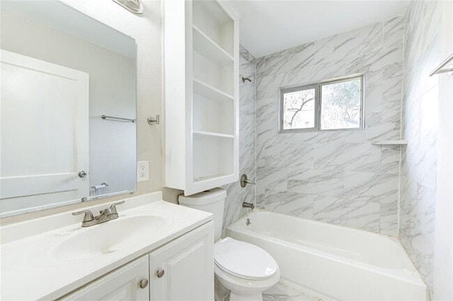 Building Photo - 2726 Stallings Dr