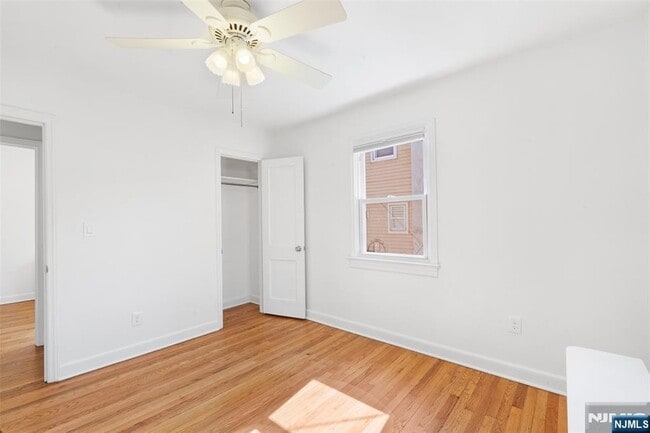 Building Photo - 83 Chestnut Hill Dr W