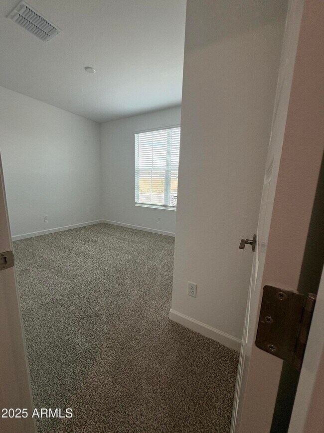 Building Photo - 10018 N 177th Ave