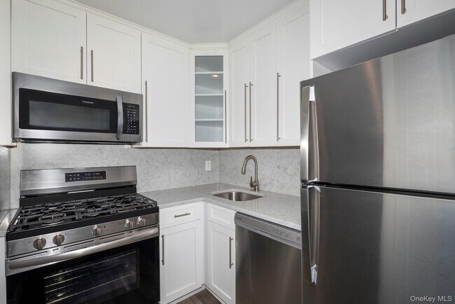 Building Photo - 45 Fairfield Way