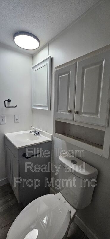 Building Photo - 10288 Silver Mine Rd