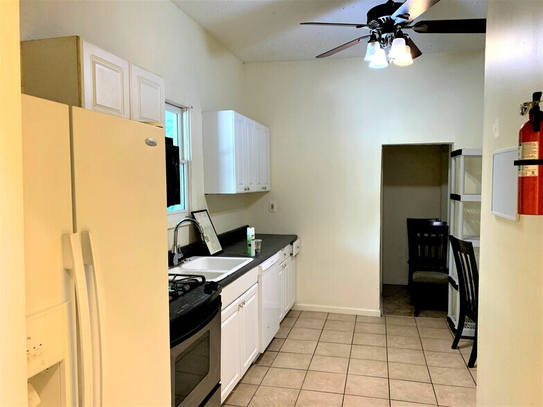 Building Photo - 569 10th St NW