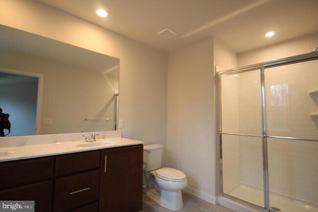 Building Photo - 111 Wynstone Ct