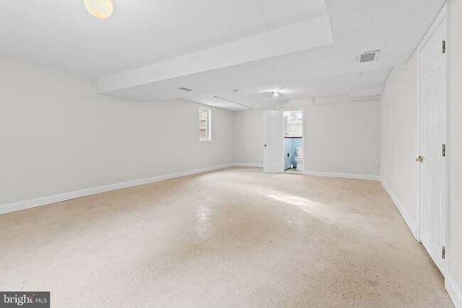 Building Photo - 4 E Franklin Ave