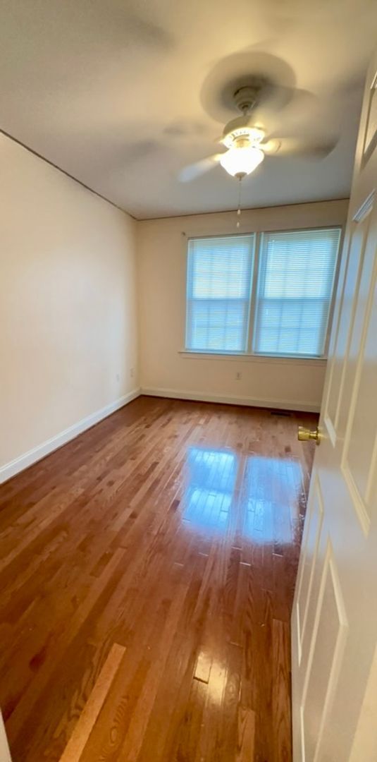 Building Photo - Bright & Modern 1-Bedroom Condo in Heathwood Court – Walkable & Inviting ~ Available May 2026!