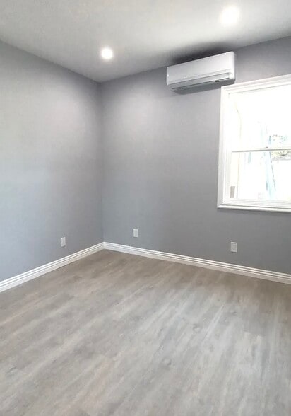 Bedroom - 1351 Silver Maple Dr
