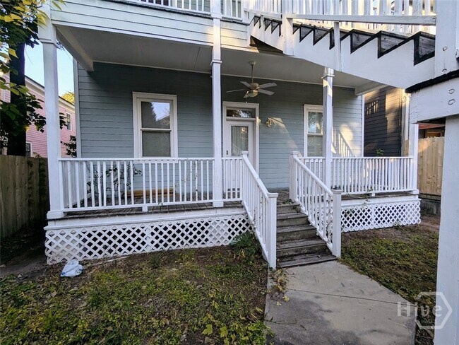 Building Photo - 305 E Duffy St