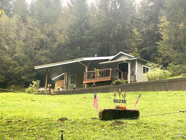 Building Photo - 60 W Puyallup Dr