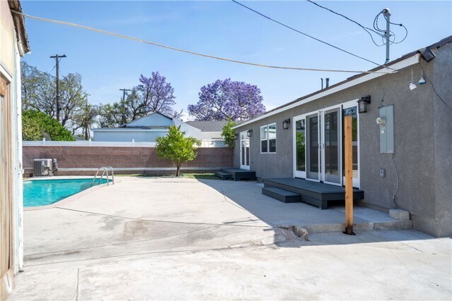 Building Photo - 11205 Woolford St