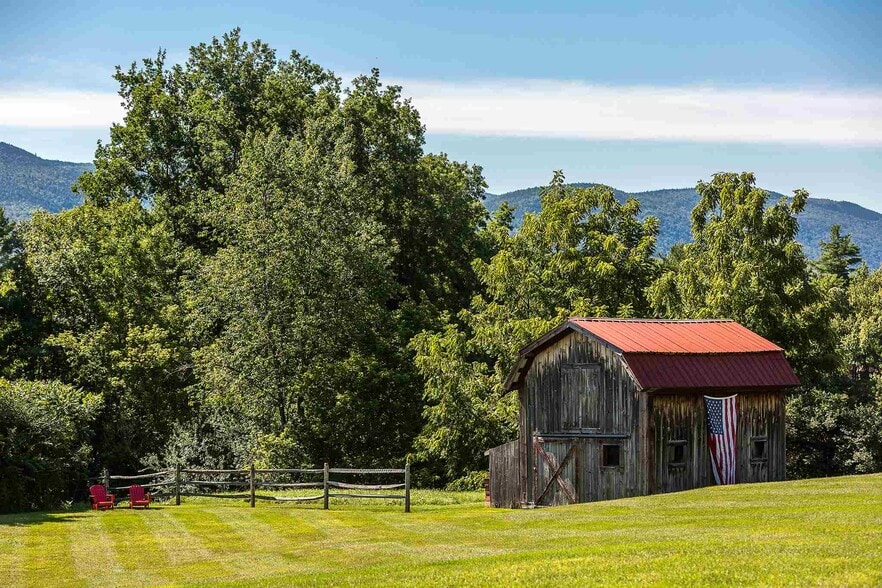 Barn View - 764 Barnumville Rd