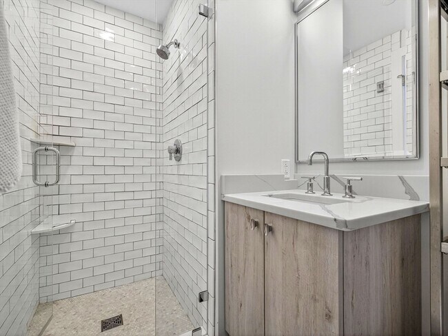 Building Photo - 63 Melcher St