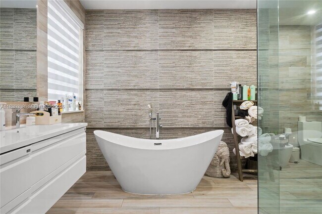 Building Photo - 3634 SW 156th Ct