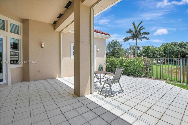 Building Photo - 2651 Oakmont Dr