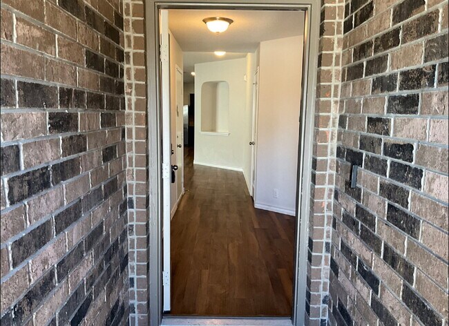 Building Photo - "Charming 4-Bedroom Home with Granite Elegance in San Antonio!"