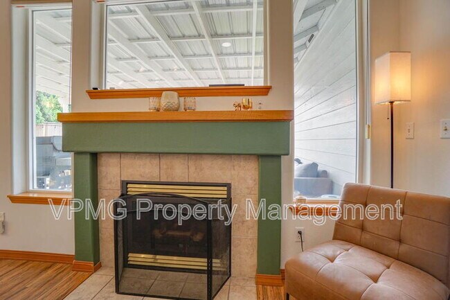 Building Photo - 1204 NE 89th Ave