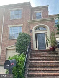 Building Photo - 1405 McLean Mews Ct