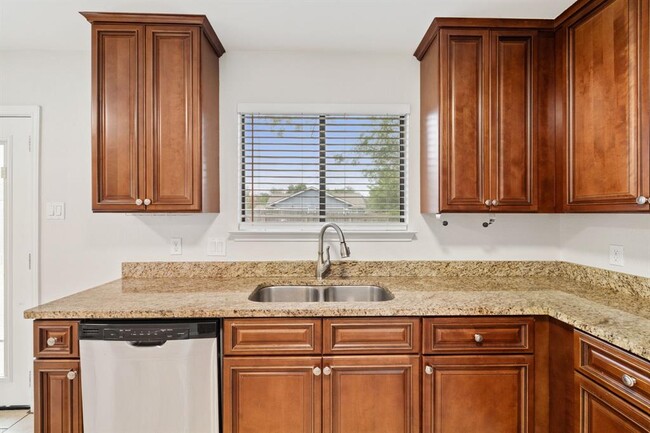 Building Photo - 1505 Charolais Dr