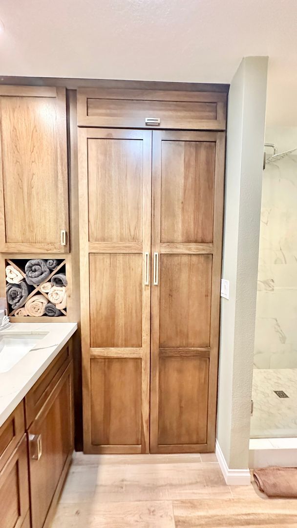 Building Photo - Beautifully Upgraded Single Story in the P...