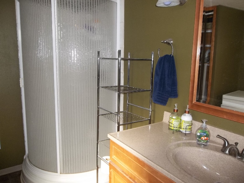 Building Photo - 212 7th St