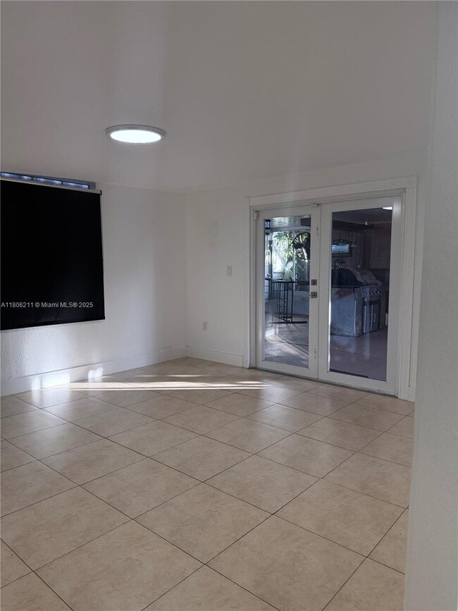 Building Photo - 16700 NW 72nd Ct