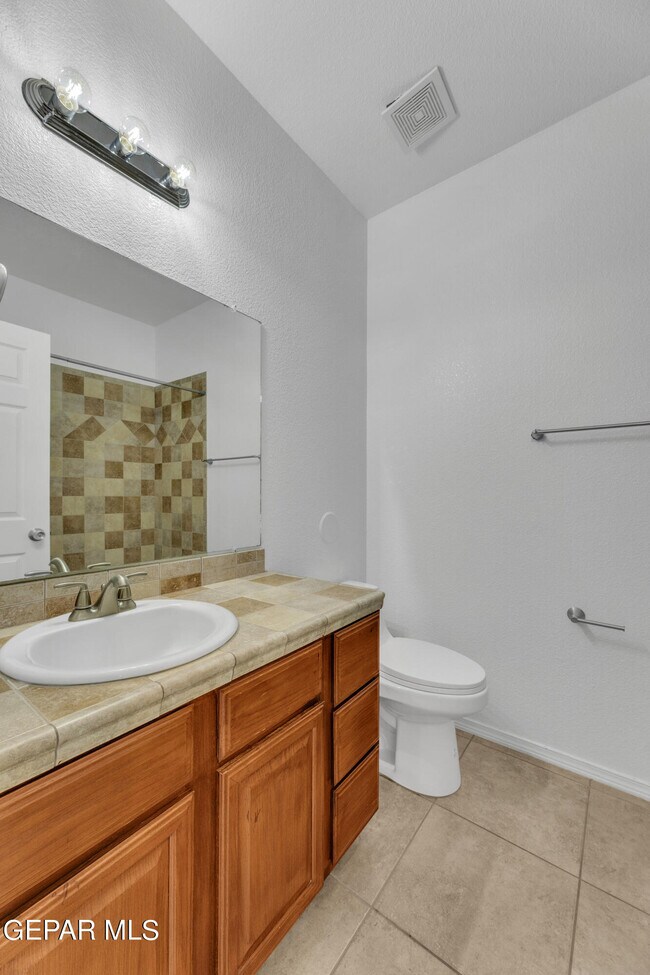 Building Photo - 657 Bariloche Dr