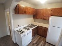 Building Photo - 1 Bedroom 1 Bath in a 4-plex