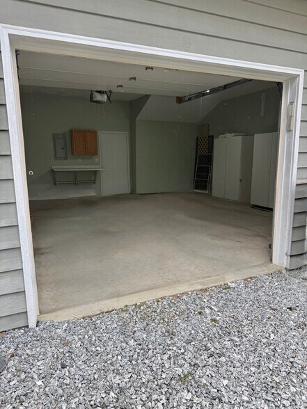 Building Photo - 109 Watzel Ln