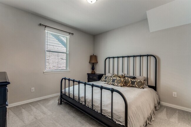 Building Photo - 3309 Sarala Ct