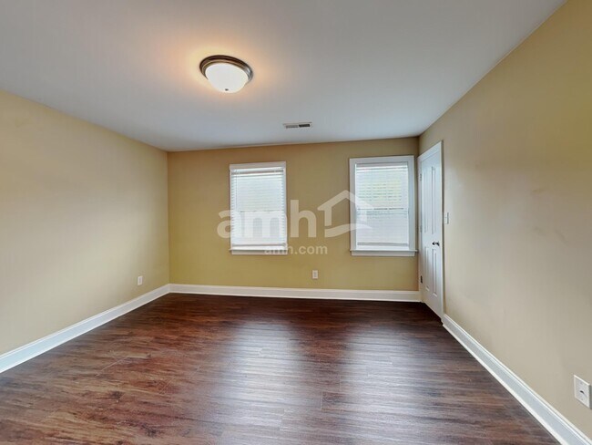 Building Photo - 58 Carson Dr