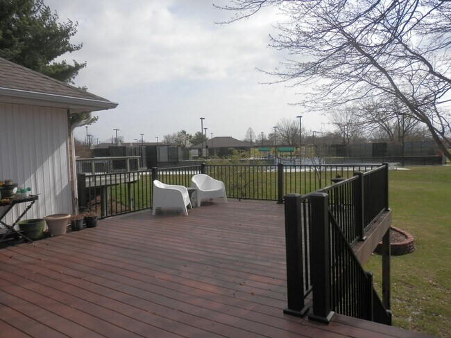 Building Photo - 1510 Woodrail Ave
