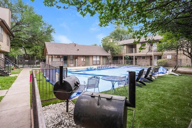 Building Photo - 5608 Cougar Dr