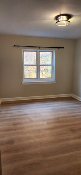 Building Photo - 63 Selkirk Rd