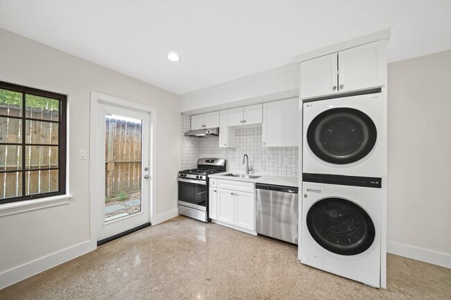 Building Photo - 520 Lovett Blvd