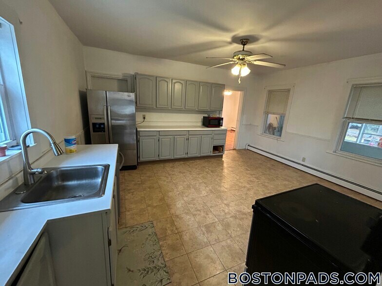 Primary Photo - 60 Old Common Rd