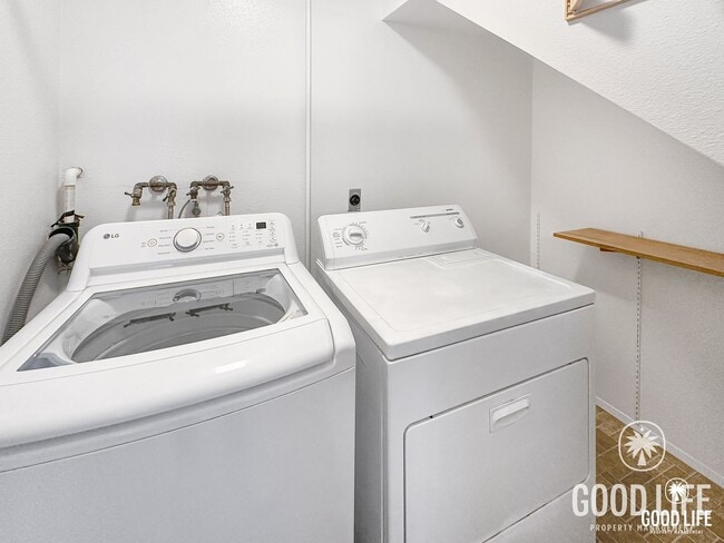 Building Photo - Spacious 4Bd/3Ba Townhome near SDSU