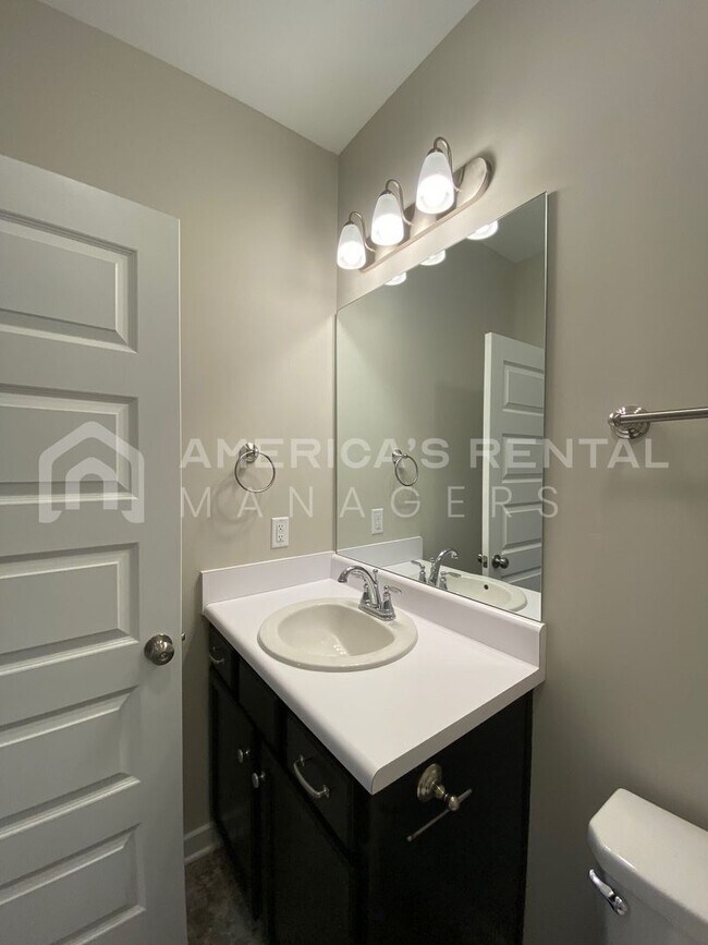 Building Photo - 68 WATER OAK DR