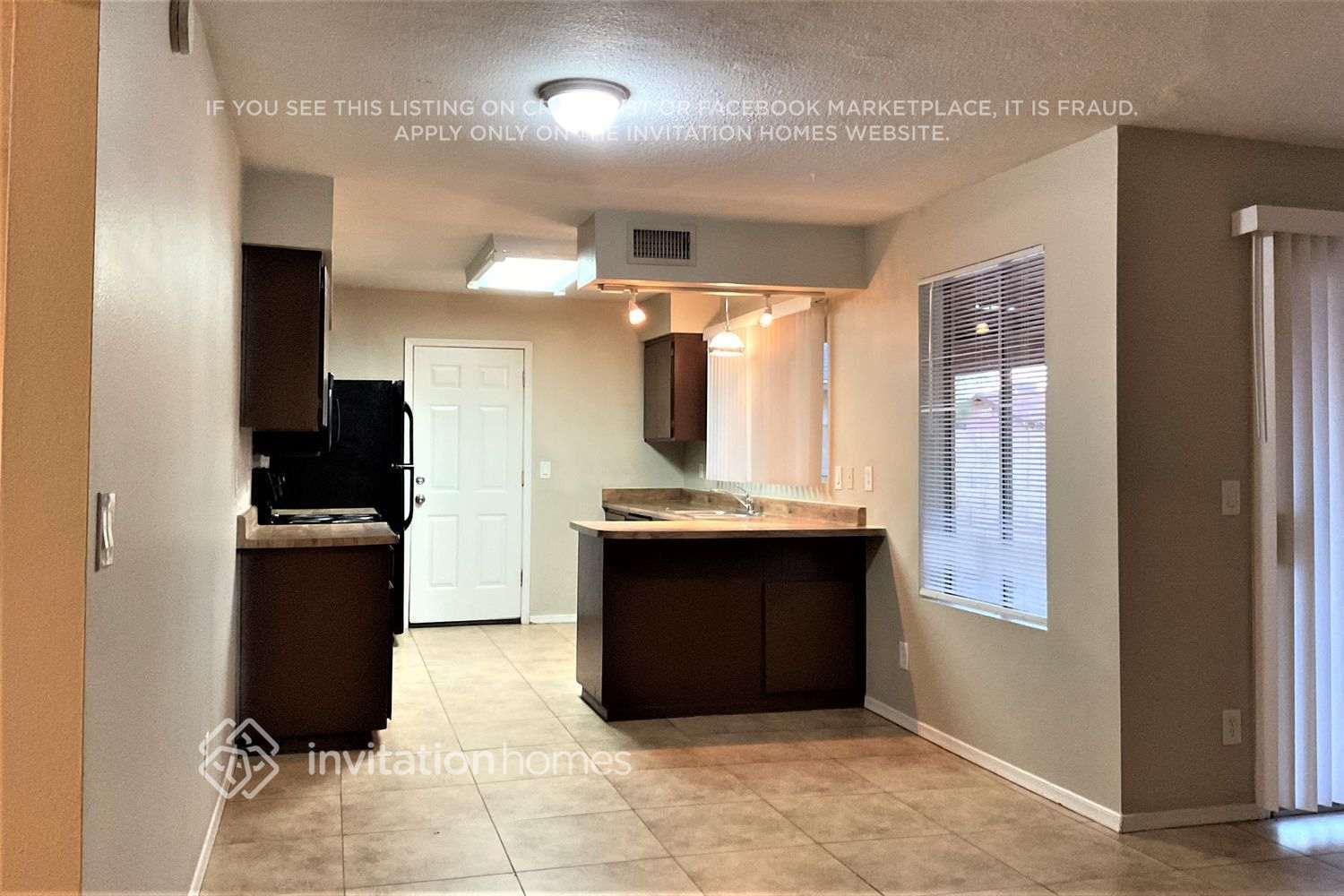 Building Photo - 5416 W Diana Ave