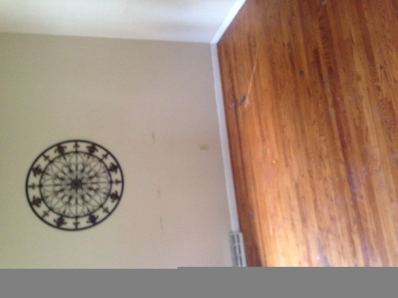 Living room - 1101 Kern St
