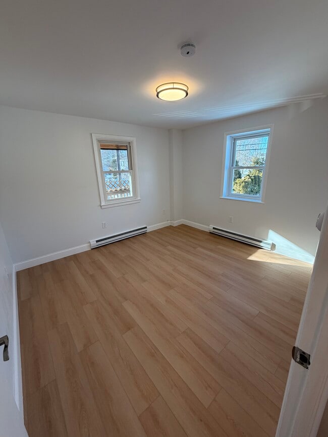 Building Photo - Barrington Brick House