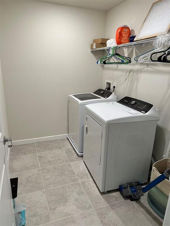 Building Photo - 2102 Charming Ave