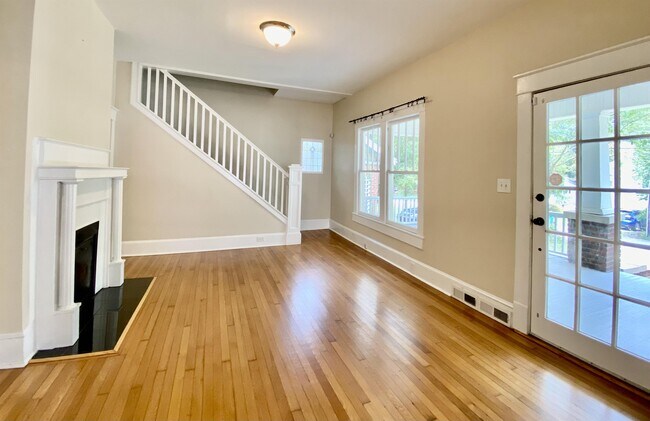 Building Photo - 1105 Virginia Ave