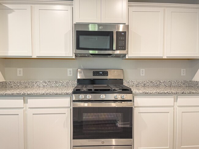 Building Photo - 105 Paddock Glen Dr