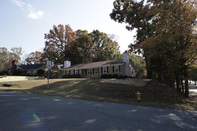 Building Photo - 7909 Carmel Rd