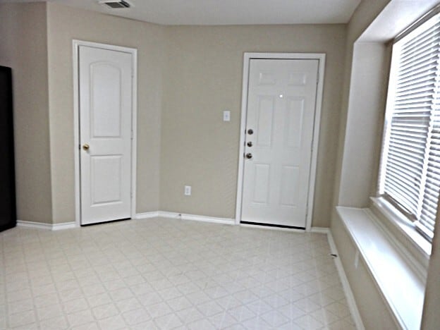 Building Photo - 9510 Narnia Springs Ct