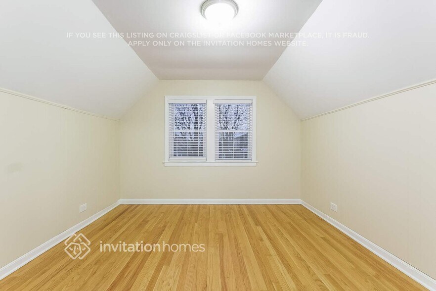 Building Photo - 5434 S Newcastle Ave