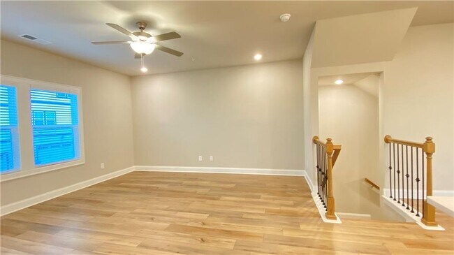 Building Photo - 1040 Knoxboro Ln