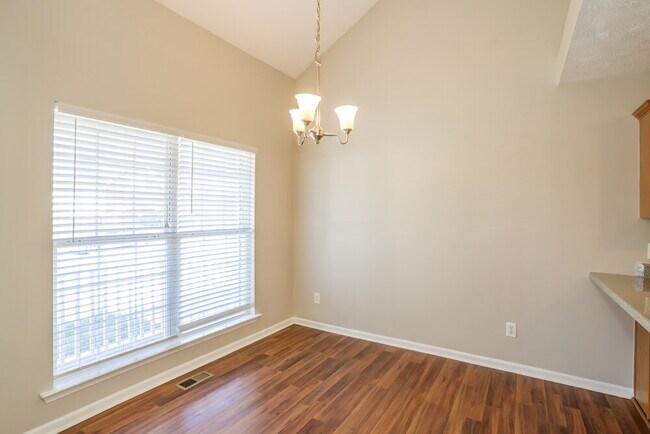 Building Photo - 119 Shady View Dr