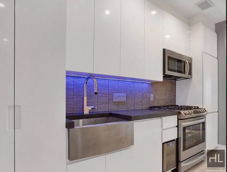 Building Photo - Stanton Street