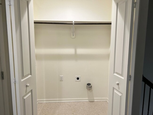 Building Photo - 3 Bed Townhome in Grain Valley