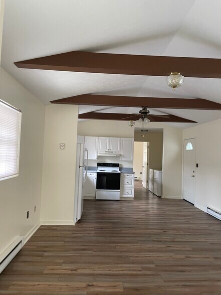 Building Photo - 165 Iced Ln